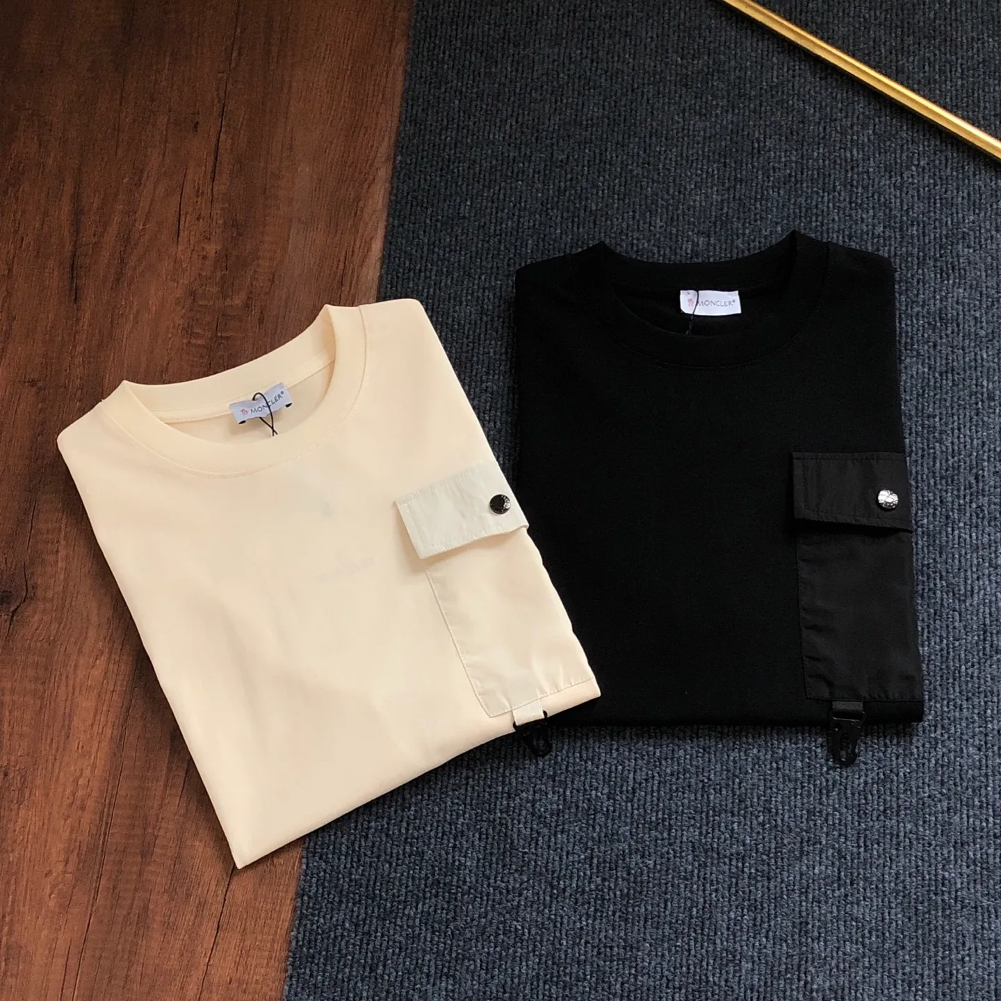 Moncler/ 2026 New Arrival logo T ⚠ ⚠ ⚠ Quality Same Style ， ， ， ， Versatile Quality : Black Size : XS ～ L XS : 110 70 58.5 21 S : 114 72.5 60 22 M : 118 75 61.5 23 L : 122 77.5 63 24